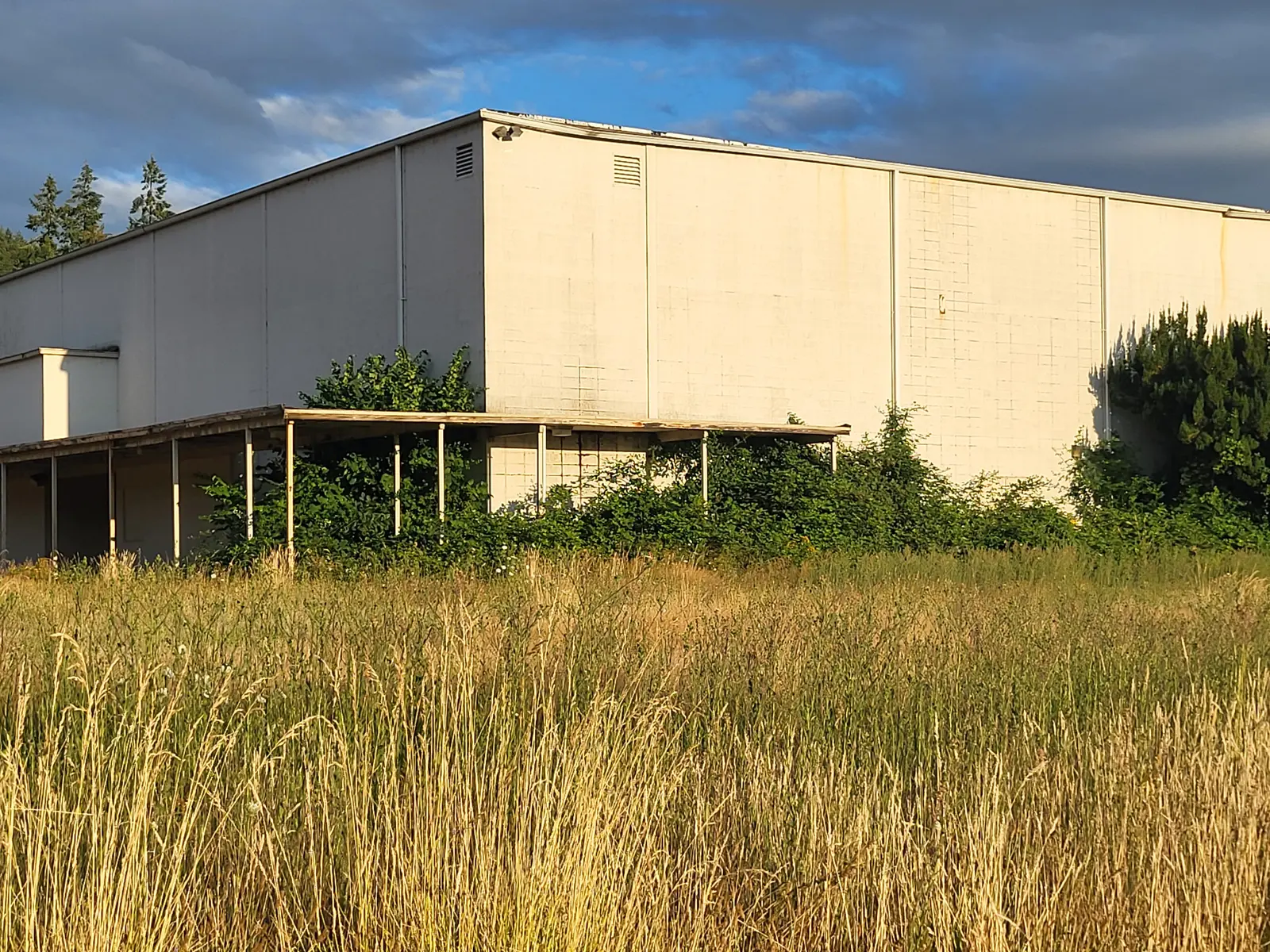 Current side exterior of the gymnasium